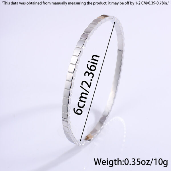 Elegant Honeycomb Bracelet for Women - Image 4