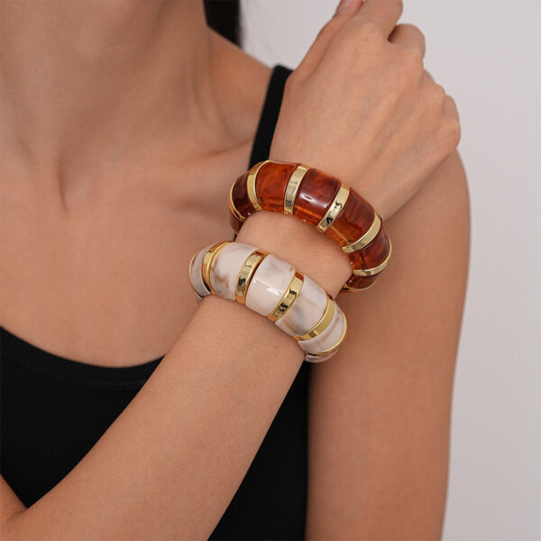 Fashion Acrylic Bracelet for Women - Image 7