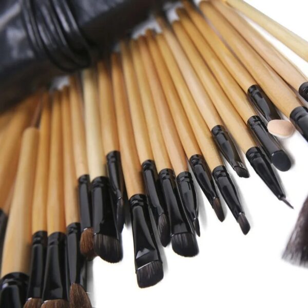 Complete Makeup Brush Set with Carrying Bag - Image 2