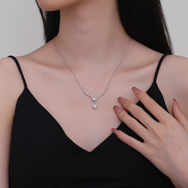 Micro Inlaid Zircon Water Drop V-shaped Necklace Niche High Sense - Image 4