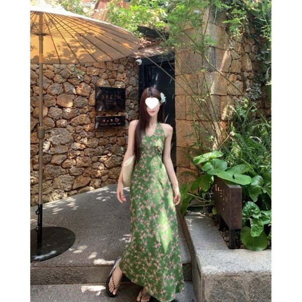 Retro Green Shivering Halter Vacation Style V-neck Tight Waist Dress - Image 3
