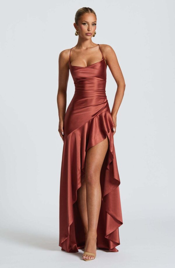 Summer Club Dress with Ruffles and Slit - Image 3