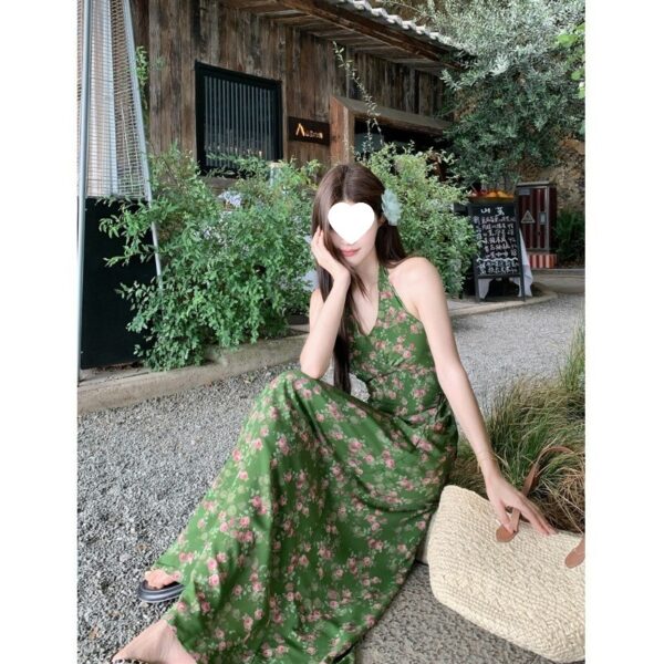 Retro Green Shivering Halter Vacation Style V-neck Tight Waist Dress - Image 2
